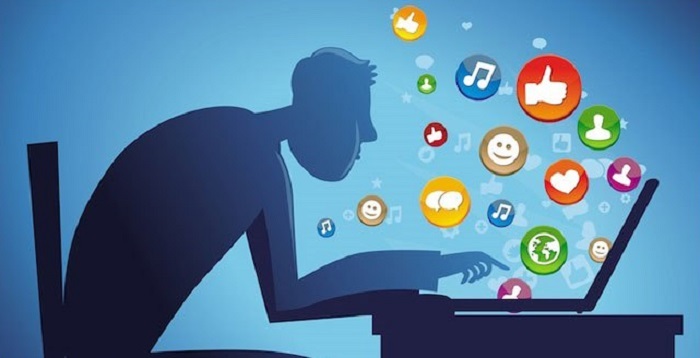 تاثیر فضای مجازی در سلامت روان نوجوانان